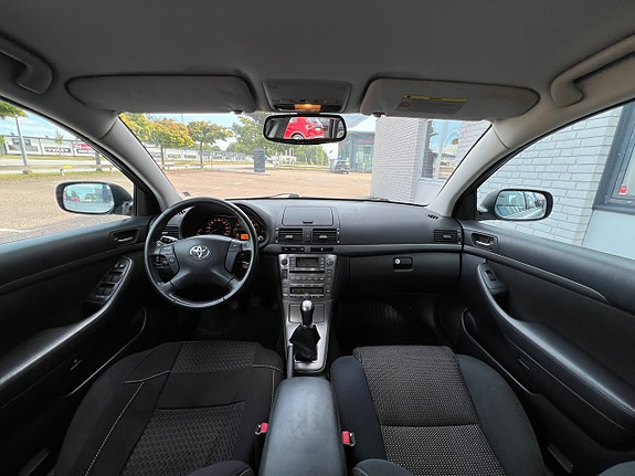 Toyota Avensis 9 of 19