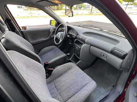 Opel Astra 12 of 20