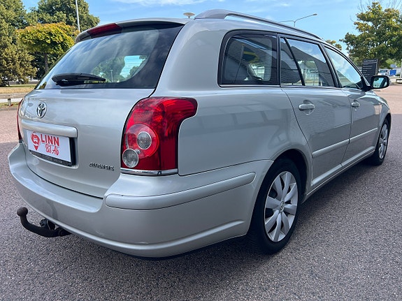 Toyota Avensis 4 of 19