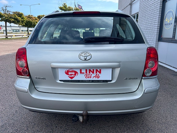 Toyota Avensis 5 of 19