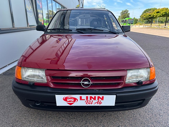 Opel Astra 2 of 20