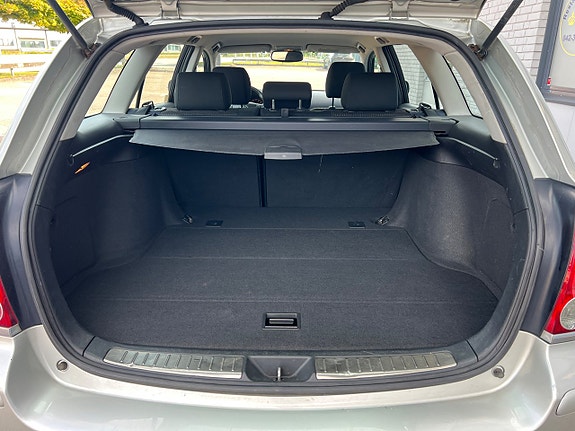 Toyota Avensis 14 of 19
