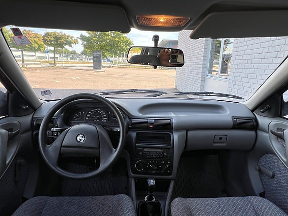 Opel Astra 8 of 20