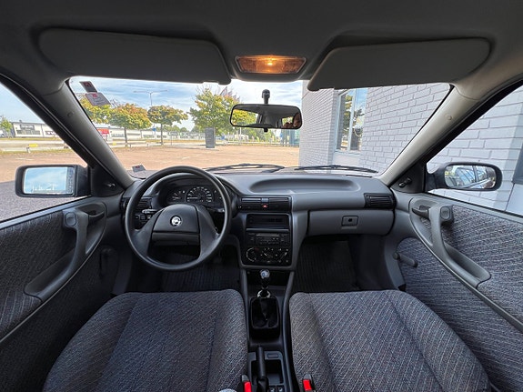 Opel Astra 9 of 20