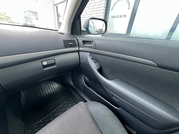 Toyota Avensis 18 of 19