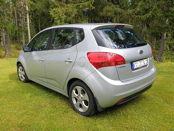 Kia Venga 2 of 5