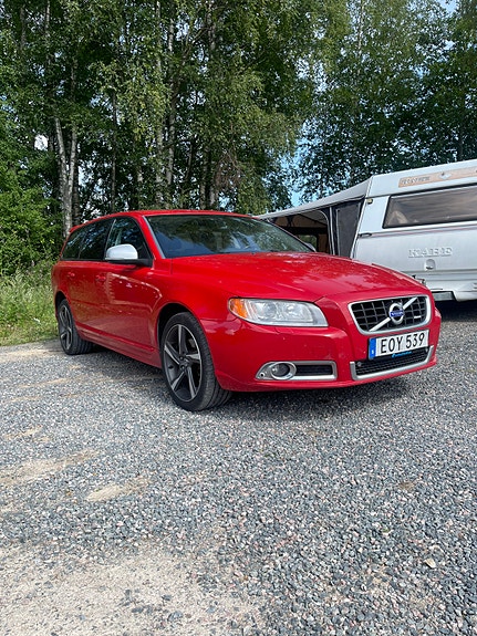 Volvo V70 2 of 5