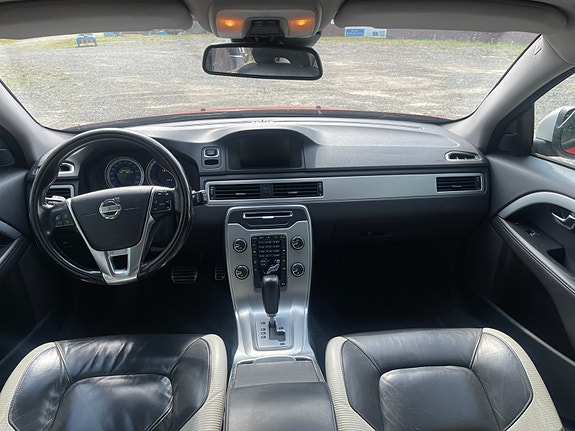 Volvo V70 7 of 9
