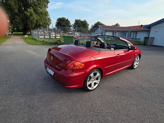 Peugeot 307 CC 3 of 5