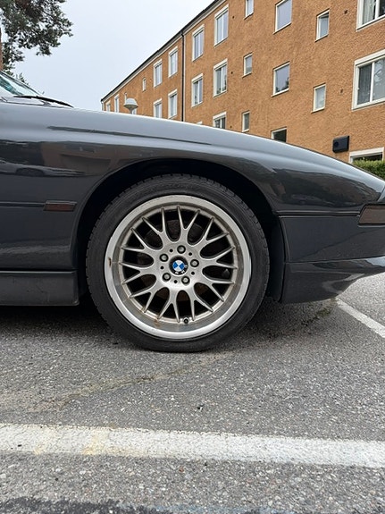 BMW 840i 3 of 5