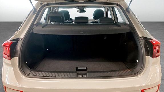 Volkswagen T-Roc 12 of 12