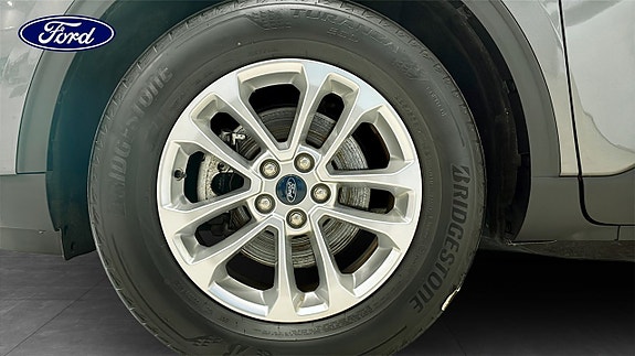 Ford Kuga 9 of 15