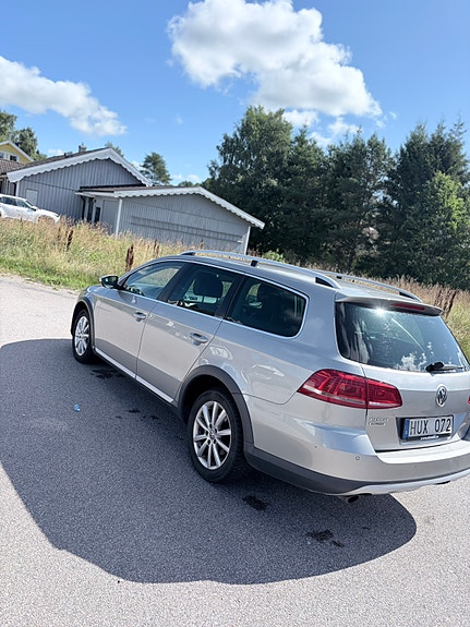 Volkswagen Passat Alltrack 4 of 5