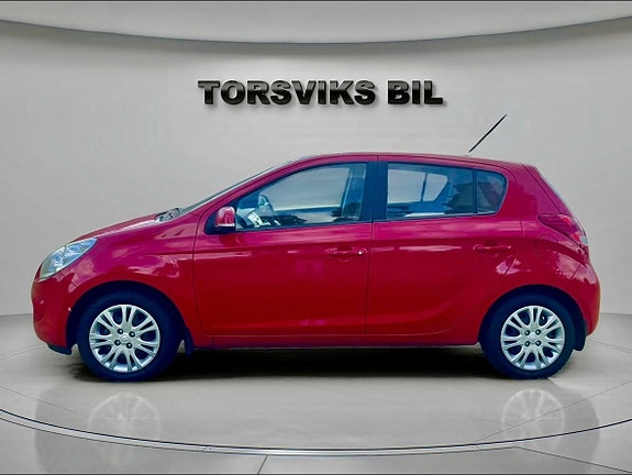 Hyundai i20 3 of 28