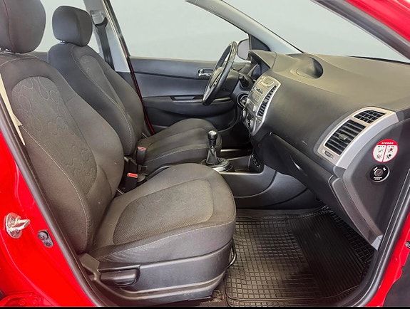 Hyundai i20 12 of 27