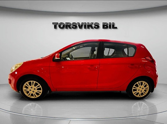 Hyundai i20 2 of 5