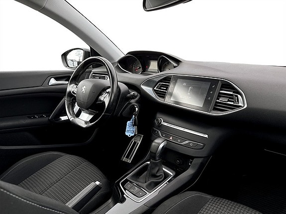 Peugeot 308 13 of 17