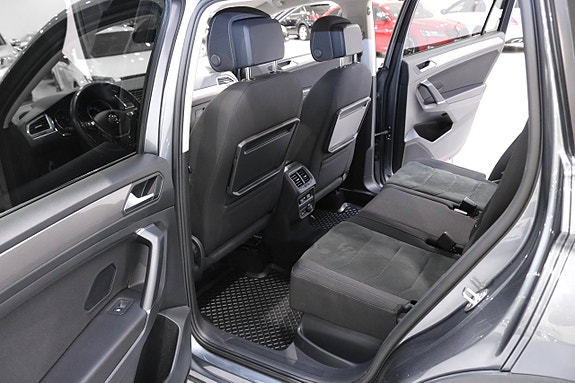 Volkswagen Tiguan Allspace 12 of 23