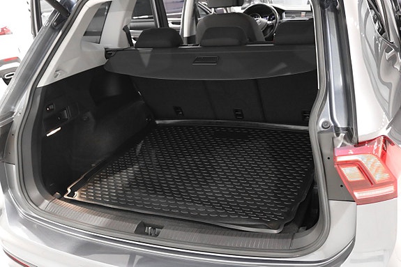 Volkswagen Tiguan Allspace 13 of 23
