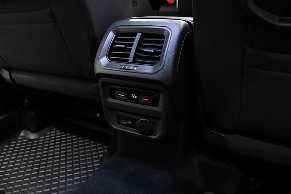 Volkswagen Tiguan Allspace 16 of 23