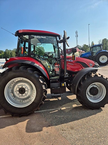 Case IH Farmall 120 C 3 of 8