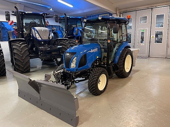 New Holland Boomer 55 ny med v-plog & sandspridare 4 of 6