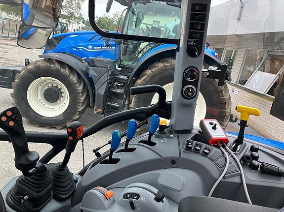 New Holland T5.100 Utility Nyhet! 7 of 8