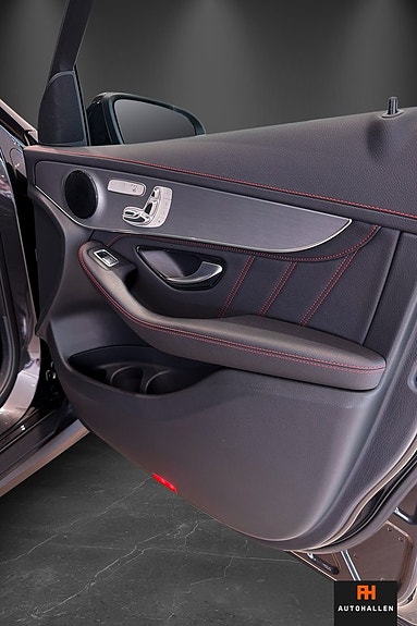 Mercedes-Benz GLC300 e 10 of 16