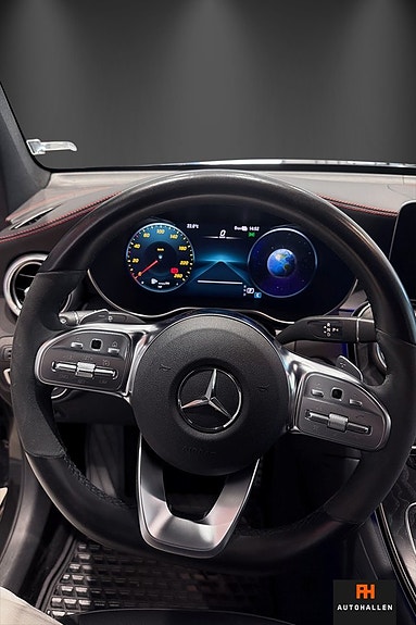 Mercedes-Benz GLC300 e 15 of 16