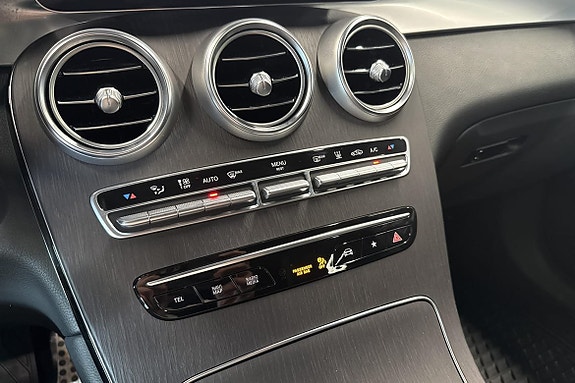 Mercedes-Benz GLC200 14 of 23