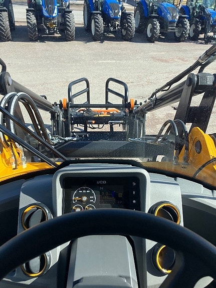 JCB 419S Nordic Edition 50km/h hitch 11 of 12