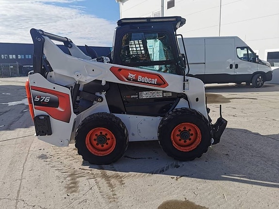 Bobcat S 76 2 of 14
