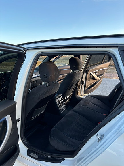 BMW 340i 4 of 5