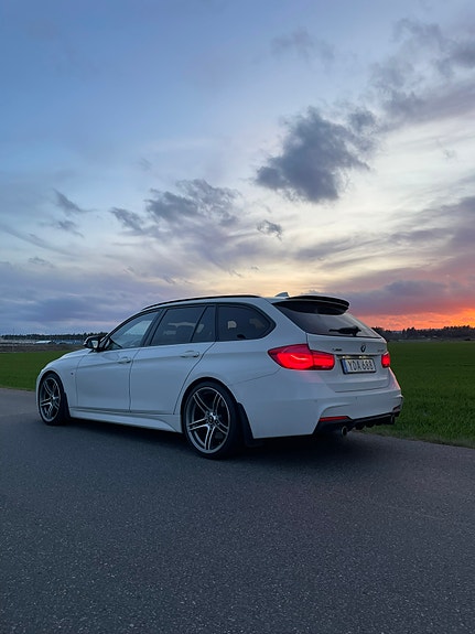 BMW 340i 2 of 5