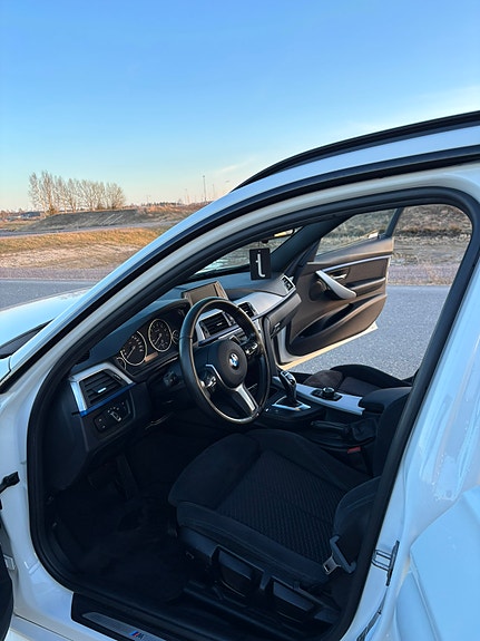 BMW 340i 6 of 7