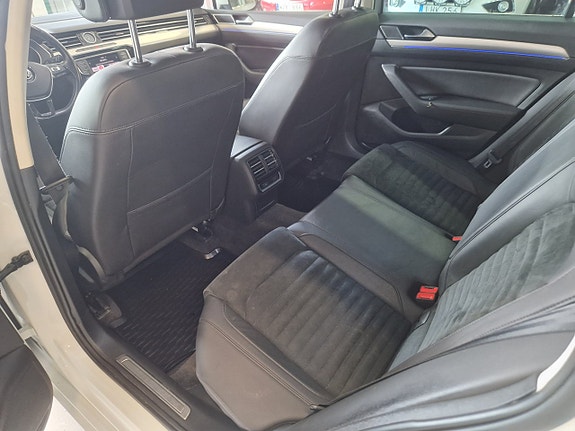 Volkswagen Passat 12 of 18