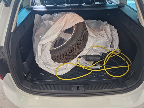 Volkswagen Passat 13 of 18