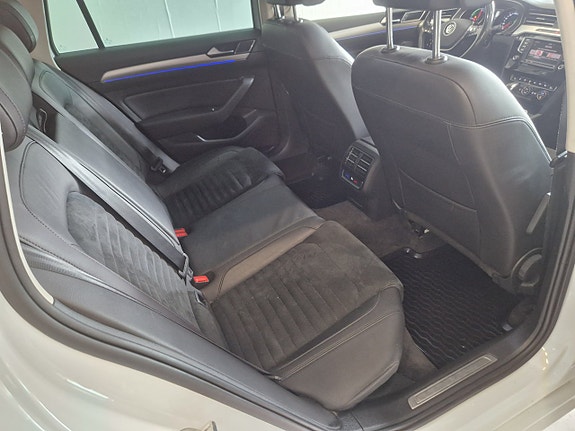 Volkswagen Passat 11 of 18