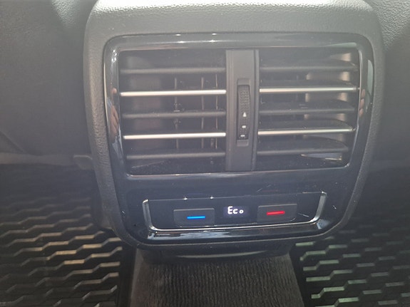Volkswagen Passat 10 of 18