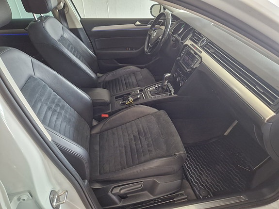 Volkswagen Passat 5 of 18