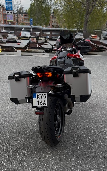 Ducati Multistrada V4 Pikes Peak MY24 · 650 mil · Fullutrustad · Garanti -27 4 of 5