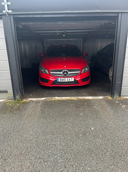 Mercedes-Benz CLA220 3 of 5