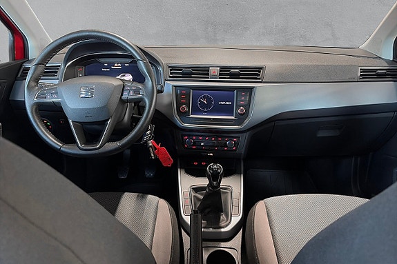 Seat Arona 13 of 17
