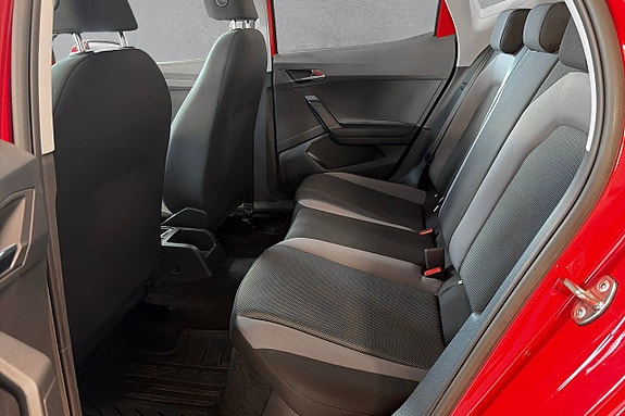Seat Arona 15 of 17