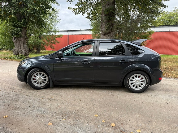 Ford Focus 2 of 10