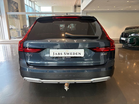 Volvo V90 Cross Country 4 of 5