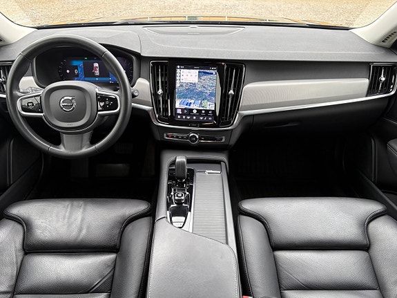Volvo V90 Cross Country 8 of 12