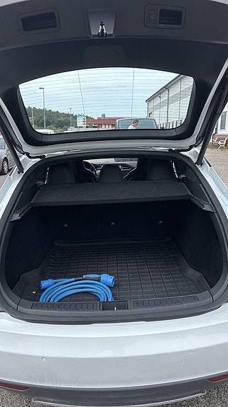 Tesla Model S 9 of 9
