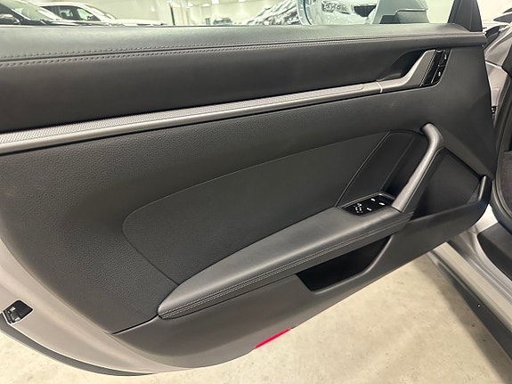 Porsche 911 9 of 15