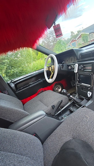 Volvo 740 2 of 7